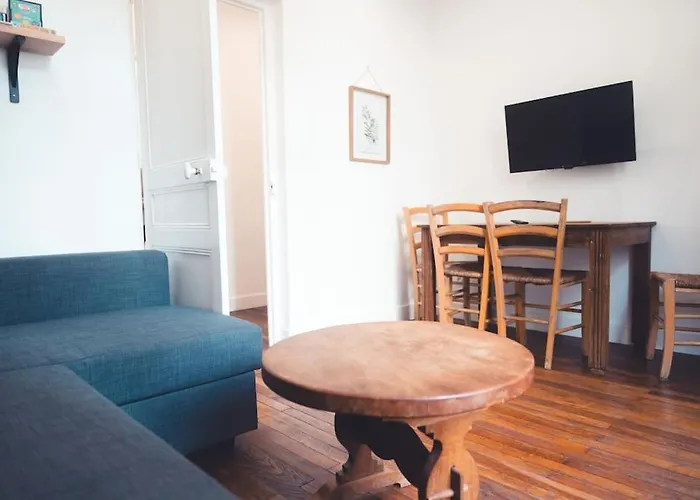 Le Sauvignon, T2 De Caractere Avec Jardin Tours